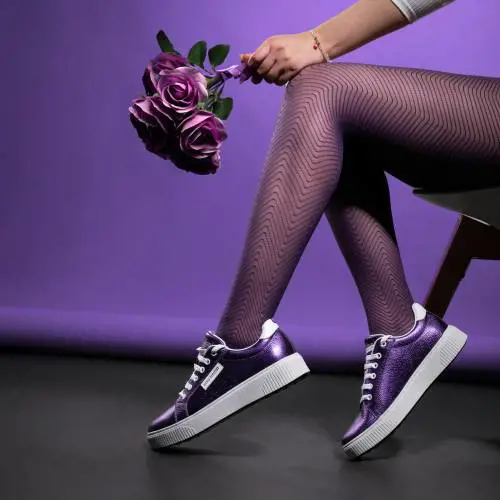 Come indossare i collant colorati, 5 outfit che dettano stile