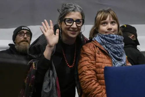 Ora Albanese è a un bivio, adesso volete i manganelli e La Stampa: quindi, oggi...