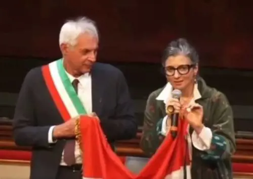 Non sono gaffe, è una "lotta" antagonista. Ma da Reggio a Segre, i passi falsi sono troppi