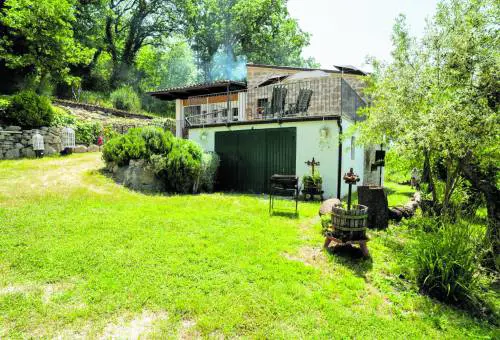 La famiglia del bosco accetta una casa