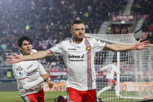 L'eterno Vardy trascina la Cremonese alla conquista di Bologna