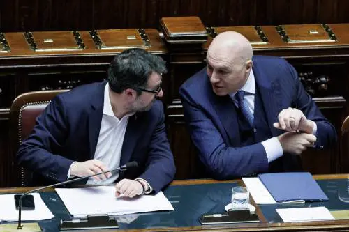 Kiev, slitta il decreto armi. I dubbi di Salvini sull'Ue