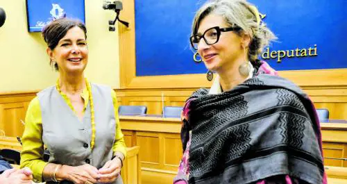 Sinistra in fuga dalla Albanese. Persino la Boldrini ora la scarica