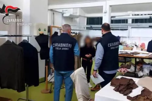 Moda, altri 13 brand nel mirino della procura di Milano per caporalato