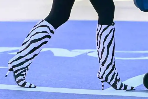 Stivali animalier, la nuova tendenza invernale amata dalle teen alle over 60. Come indossarli