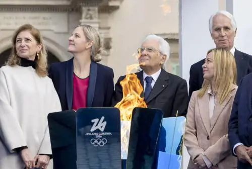  Acceso il braciere dei Giochi di pace 
