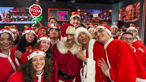 Can Yaman chiama Fiorello: “Calcio? In Italia tifo Roma!”. Poi rivela: “Amo studiare, avessi potuto avrei fatto quello tutta la vita"