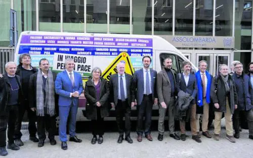 La Carovana della Pace ad Assolombarda. "L'economia della guerra erode l'umanità"