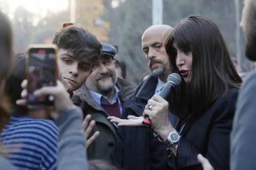 "Siete sempre dei poveri comunisti". E la Bernini gela gli studenti che protestano