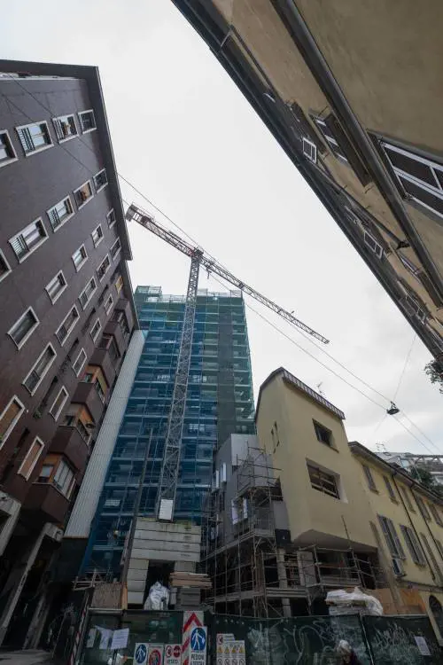 Un’altra torre sotto sequestro. "Ma è regolare"