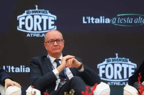 "No indottrinamento nelle scuole". Valditara tira dritto su Albanese