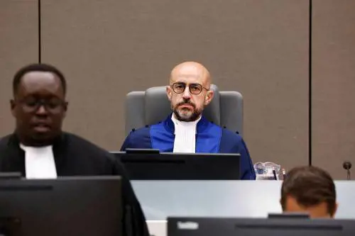 "Ha perseguito persone innocenti". Giudice italiano nel mirino di Mosca per il mandato d'arresto contro Putin