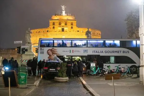 Dopo il successo all'estero il Bus Gourmet Italia conclude il suo tour a Roma