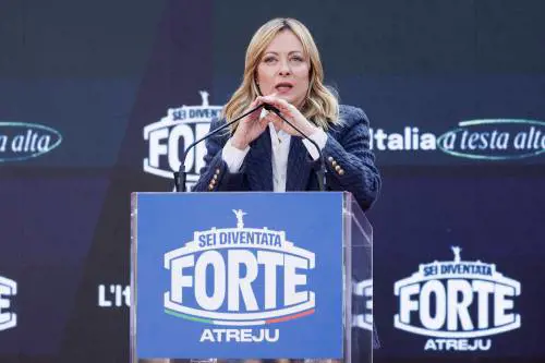 Meloni silura Schlein: "Il campo largo? Lo abbiamo unito noi e non lei col suo nannimorettismo"