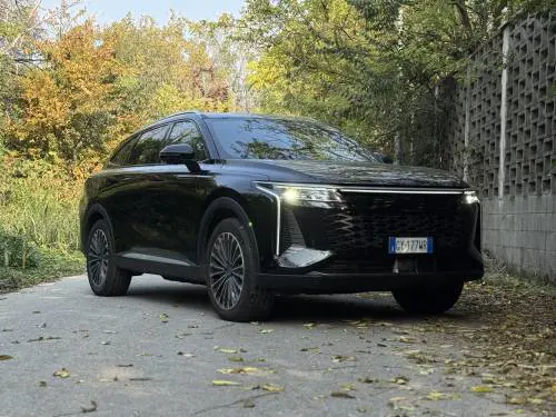 Omoda 9, il nuovo SUV cinese elettrificato ad un prezzo competitivo