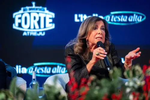 Premierato, Casellati punge Renzi: "Ha mai letto il testo?"