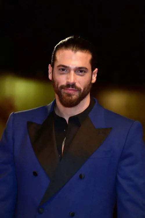 Can Yaman torna su Canale 5 con Il Labirinto delle Farfalle: tutte le anticipazioni