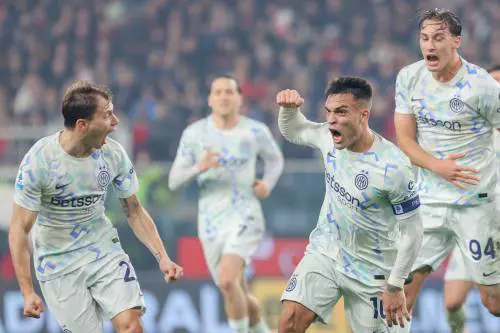 L’Inter non sbaglia a Marassi, batte 2-1 il Genoa ed è prima in classifica da sola