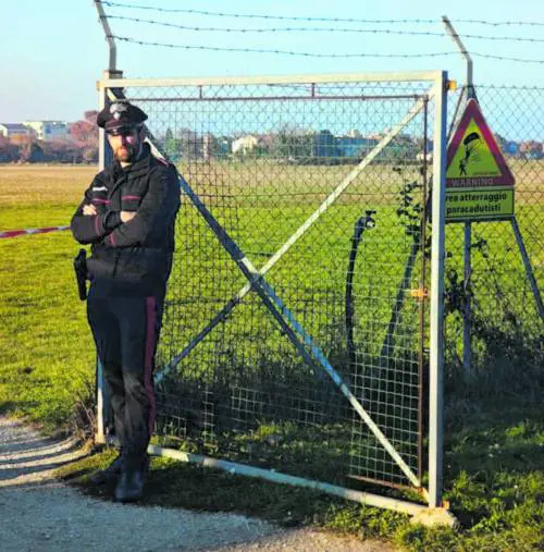 Si intrecciano durante il volo. Morti 2 paracadutisti esperti