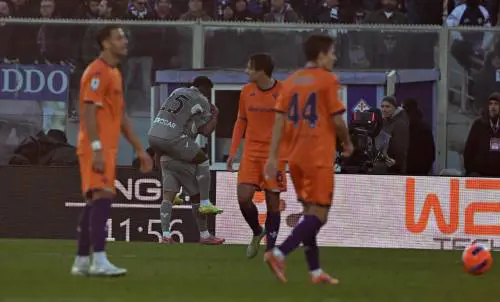 Il Titanic viola affonda mentre la società prende tempo. Ecco i retroscena