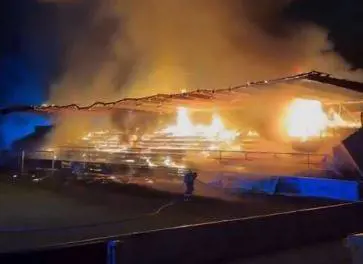 Stadio Fc Haka in fiamme