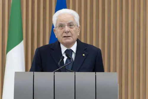 Mattarella su Mosca. "Vuole ridefinire i confini con la forza"
