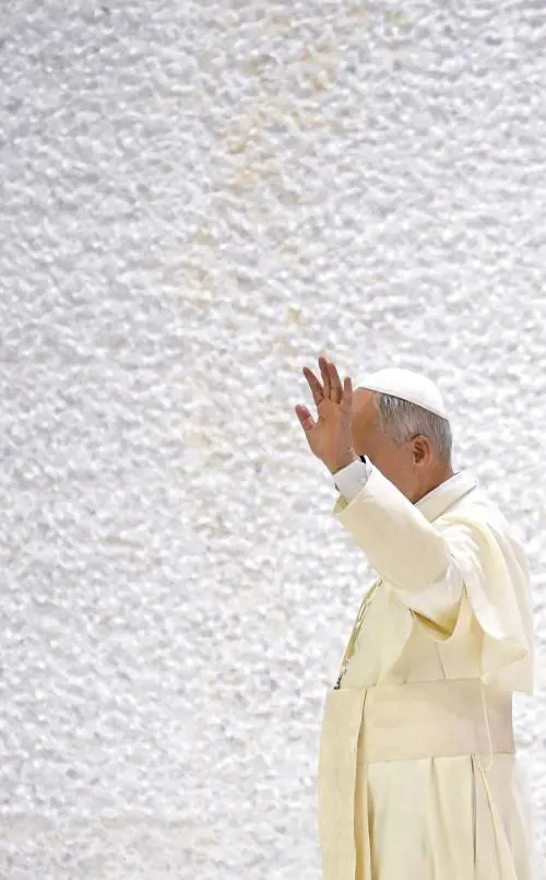 Sorpresa a Castel Gandolfo: il Papa va alla recita scolastica di Natale