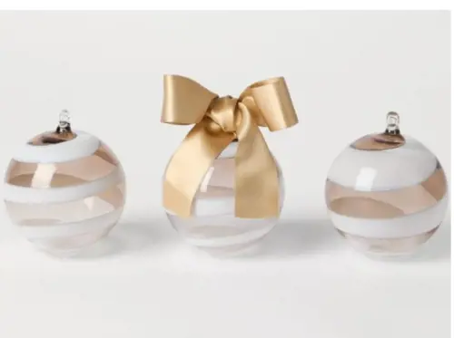 Addobbi da nababbi, da Prada a Loro Piana l’albero delle feste si veste di esclusività