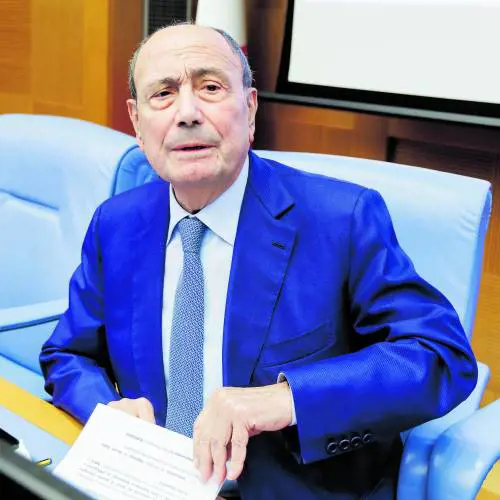 "Il leader Tajani non è in discussione. La Sicilia ora cresce: imprese in aumento"