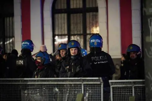 Askatasuna, le immagini dal centro sociale 