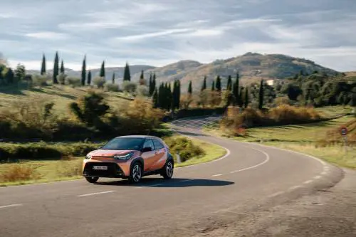 Nuova Toyota Aygo X Hybrid: guarda la gallery