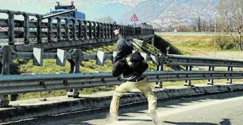 Val Susa sequestrata con la guerra No Tav