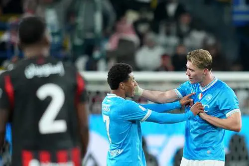 Hojlund ispira e fa gol. E manda a casa il Milan