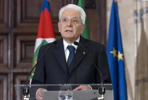 Mattarella: "Spese militari? Impopolari ma necessarie"