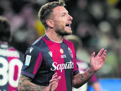 Var, rigori e Immobile. E il Bologna va in finale 