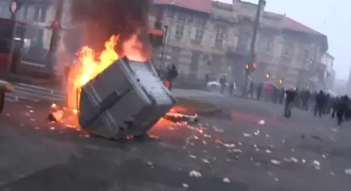 Gli squadristi dell'anarchia: minacce di morte e linciaggi. Ecco chi è finito nel mirino