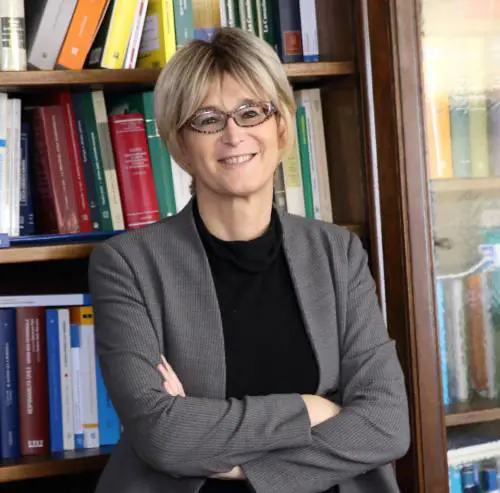 "Passaggio non tabù. Interventi definitivi solo dopo i 18 anni"