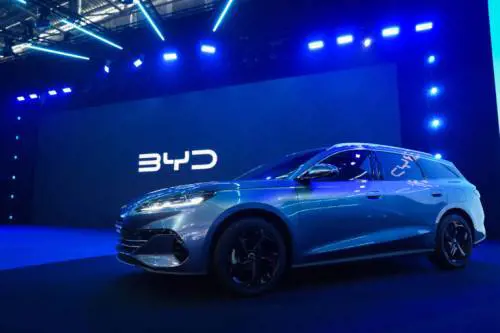 Immatricolazioni auto Ue: boom di Byd (+220%) a novembre, Stellantis arretra