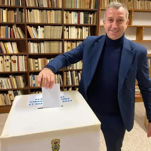 Chi è Mattia Missiroli, il sindaco "anti violenza" accusato di maltrattamenti alla moglie