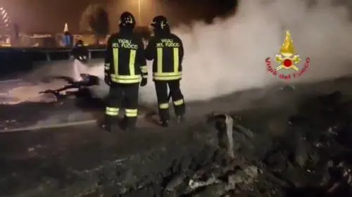 Il tamponamento, le fiamme e l'esplosione dell'autocisterna: tragedia sfiorata a Teano