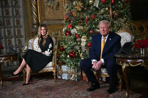 Stoccata natalizia di Trump: "Buon Natale anche alla feccia della sinistra radicale"