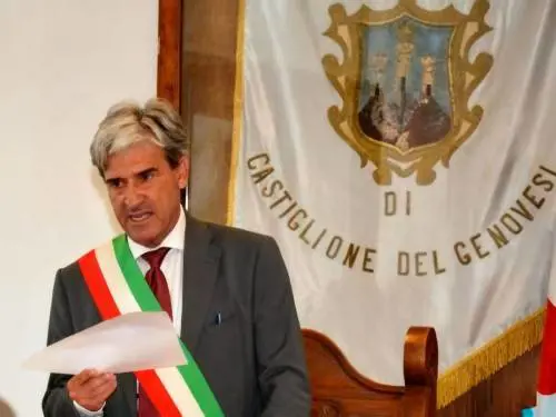 Sindaco aggredito a colpi di spranga, è grave. "Necessaria l'amputazione"