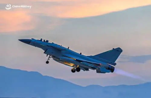 "Esporta sempre più caccia": cosa c'è dietro la mossa della Cina 