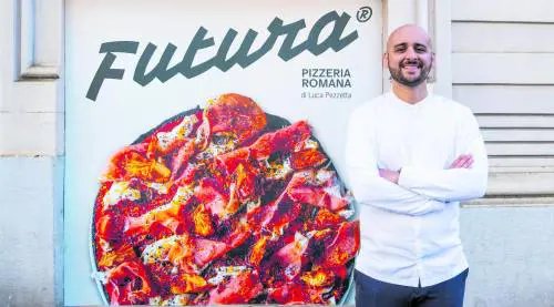 Il re della pizza bassa e croccante conquista Milano con "Futura"