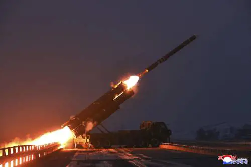 Lanciati nuovi missili a lungo raggio": allarme in Asia, così Kim sfida l’Occidente