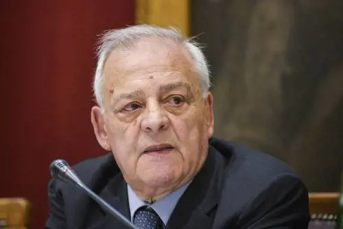 "Il mio manuale? Non lo sanno utilizzare. In giro c'è troppa ignoranza politica"