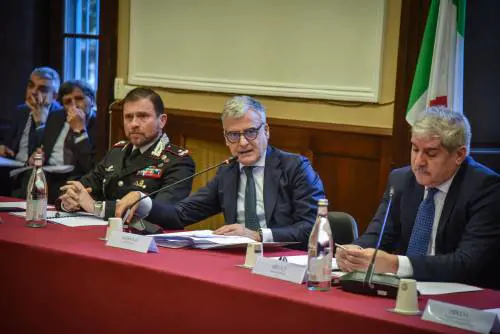 "I reati sono in calo". Ma ad aumentare sono rapine e scippi fatti da giovanissimi