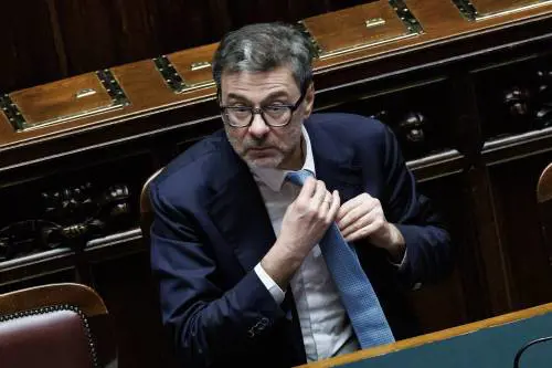 Omaggio pubblico al ministro che senza tante smancerie ha riportato i conti entro i binari