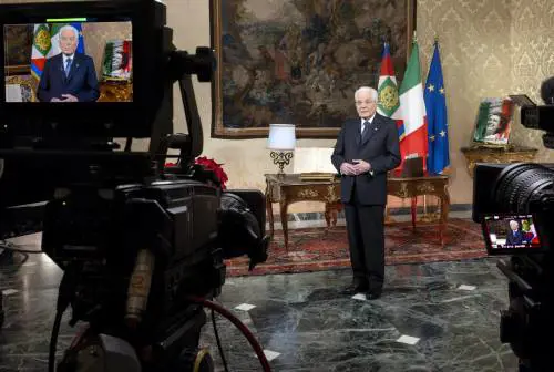 "Immagini di storia patria". Le reazioni della politica al discorso di Sergio Mattarella