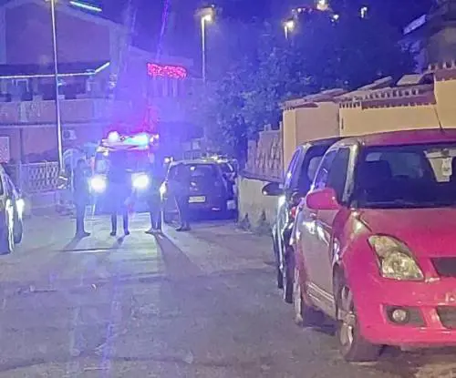 Napoli, perde tre dita per i petardi: dopo le dimissioni si ferisce ancora con altri botti